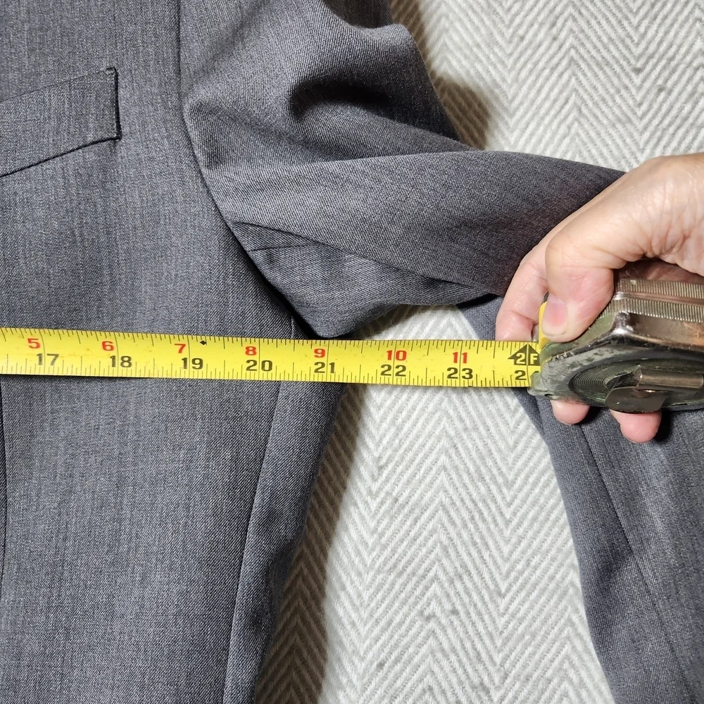Egara Peak Lapel Slim Fit 100% Wool 2 Piece Mens 44R Gray Suit 33x30